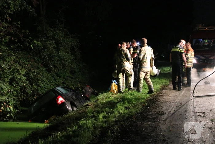 Duikers zoeken naar bestuurder die thuis blijkt te zijn
