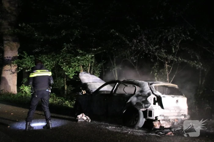 Gestolen BMW volledig uitgebrand