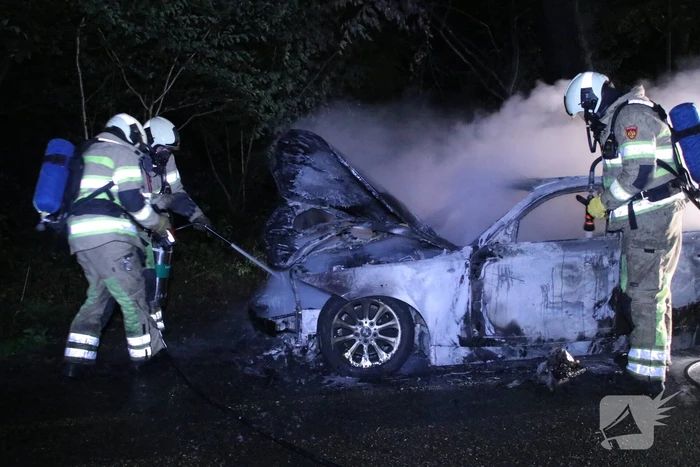 Gestolen BMW volledig uitgebrand