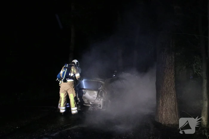 Gestolen BMW volledig uitgebrand