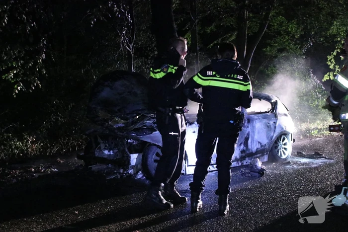 Gestolen BMW volledig uitgebrand