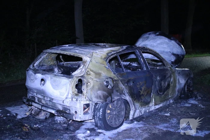 Gestolen BMW volledig uitgebrand
