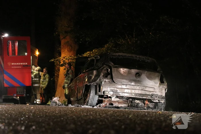 Gestolen BMW volledig uitgebrand