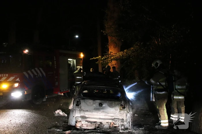 Gestolen BMW volledig uitgebrand