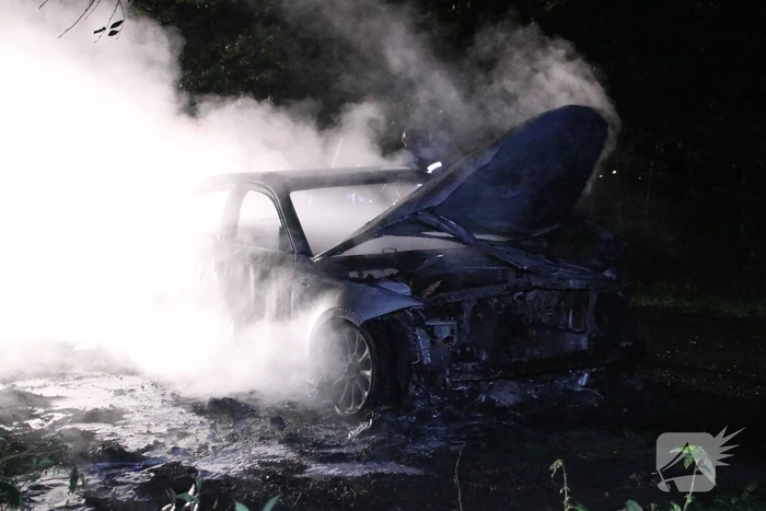 Gestolen BMW volledig uitgebrand