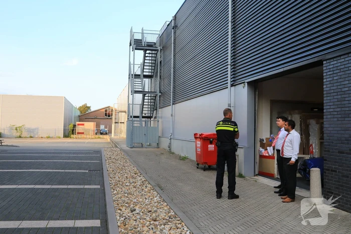 Dieven overlopen door  medewerker kantoorgebouw
