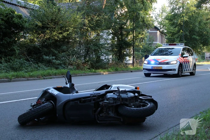 Brommerrijder gewond bij eenzijdig ongeval