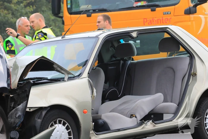 Snelweg dicht na ongeval met meerdere voertuigen
