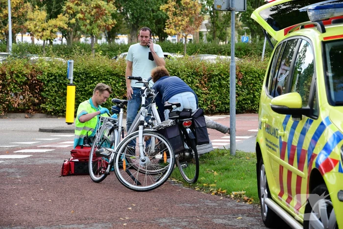 Fietsster gewond na aanrijding met vuilniswagen