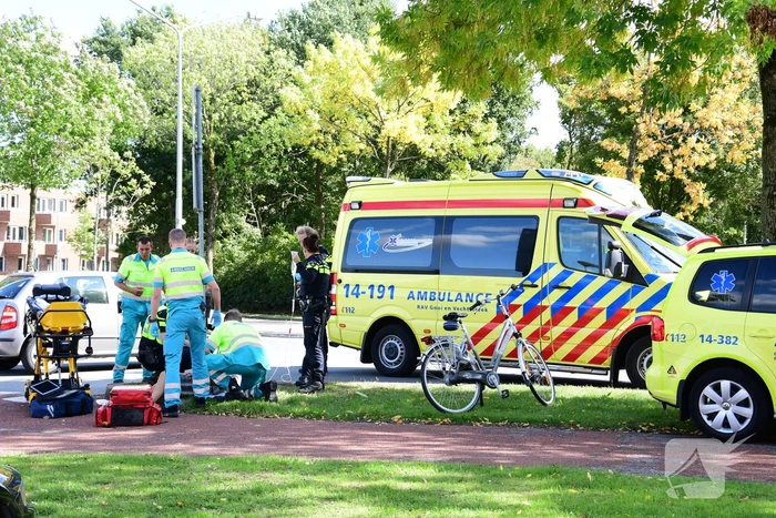Fietsster gewond na aanrijding met vuilniswagen