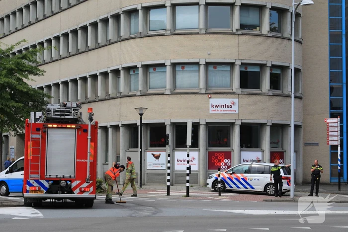 Verkeershinder door vervuilde weg