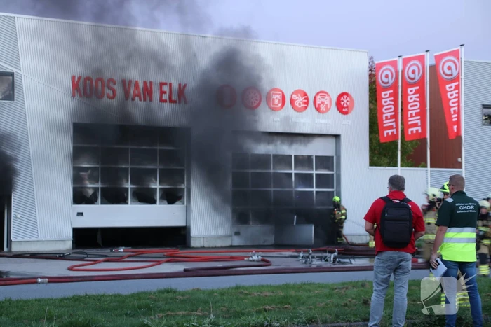 Forse rookontwikkeling bij grote brand