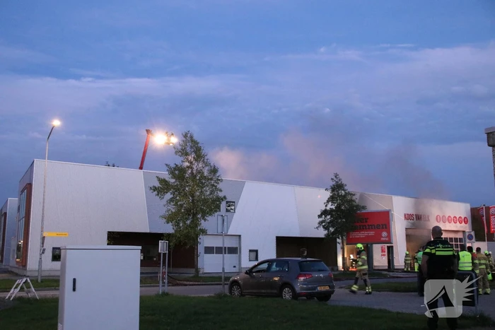Forse rookontwikkeling bij grote brand