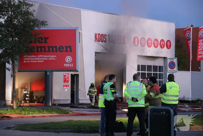 Forse rookontwikkeling bij grote brand