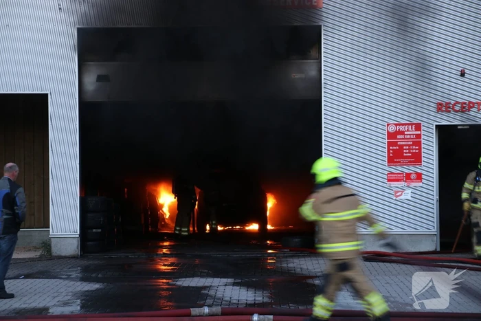 Forse rookontwikkeling bij grote brand