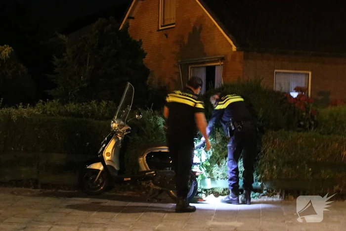 Bestuurder met snorscooter aangereden op kruising