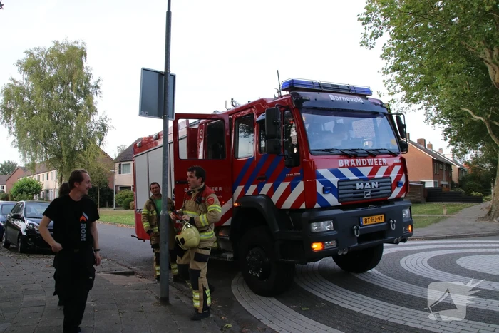Bewoner ademt rook in bij woningbrand