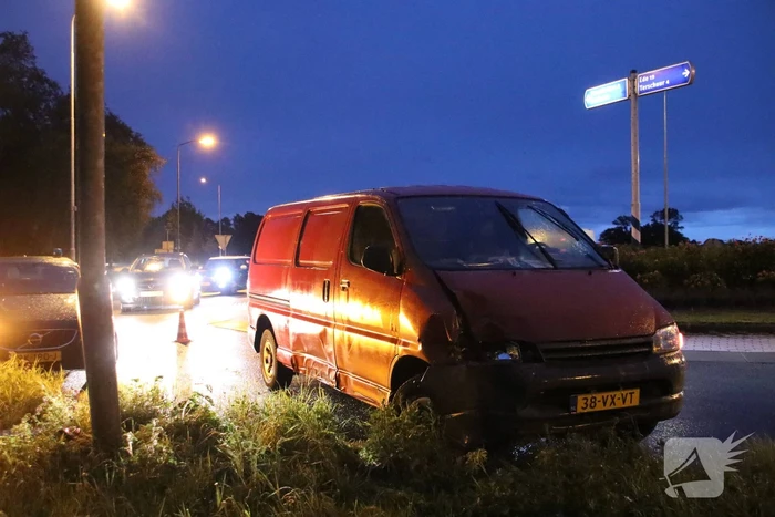 Beschonken bestuurder ramt lantarenpaal