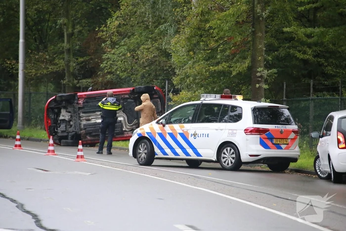 Auto over de kop