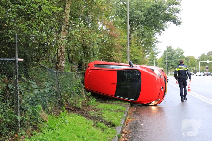 Auto over de kop