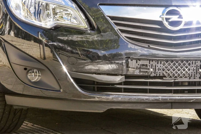 Scooterrijdster aangereden door automobilist