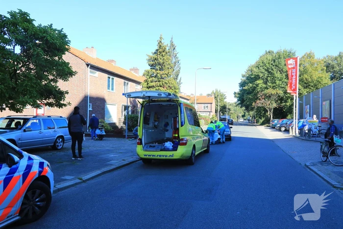 Scooterrijdster gewond na aanrijding met auto
