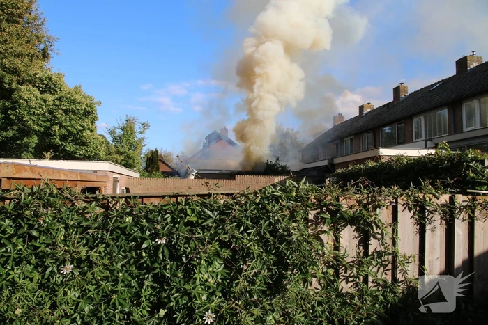 Uitslaande brand in schuur