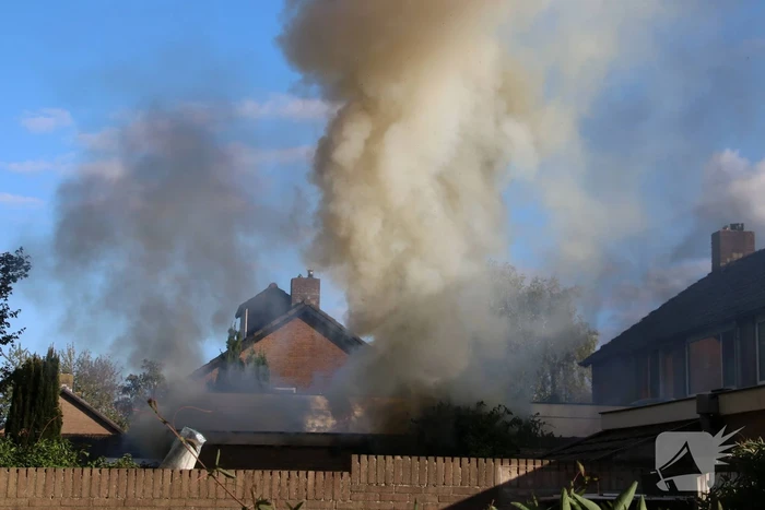 Uitslaande brand in schuur