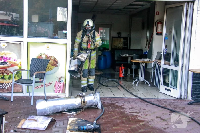 Brand in afvoerkanaal cafetaria