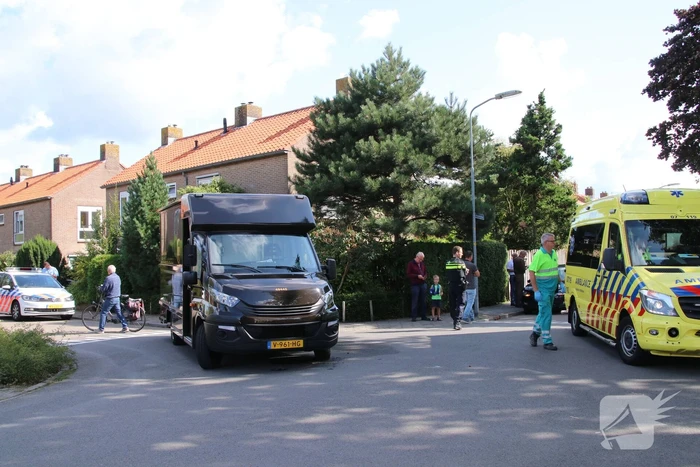 Bestuurster gewond na aanrijding met bestelwagen