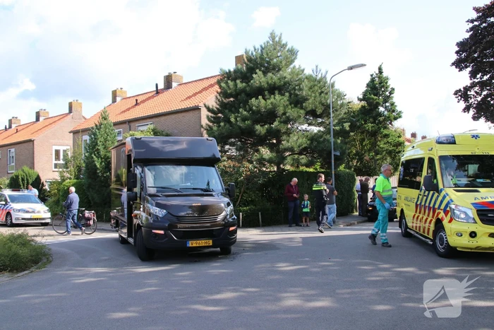 Bestuurster gewond na aanrijding met bestelwagen