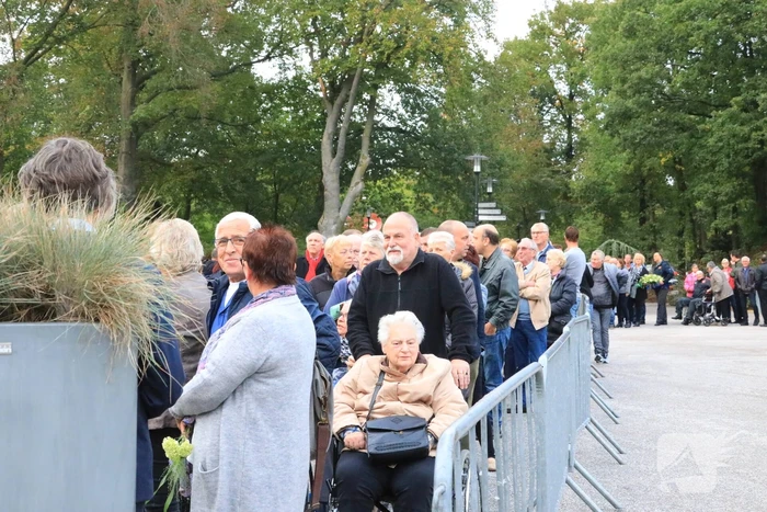 Fans nemen afscheid van Koos Alberts