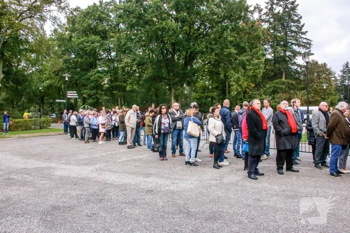 Fans nemen afscheid van Koos Alberts
