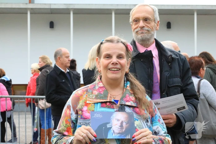 Fans nemen afscheid van Koos Alberts