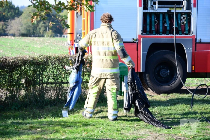 Jassen met warme boodschap in brand gestoken