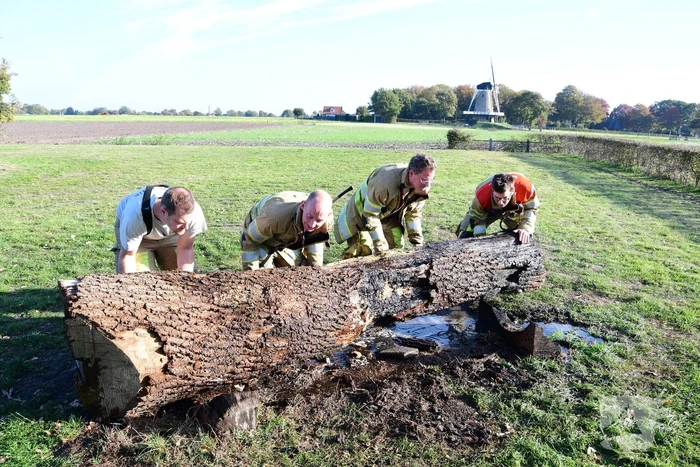 Jassen met warme boodschap in brand gestoken