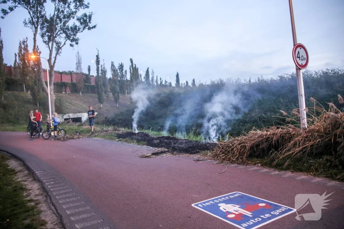 Lean (10) en Alec (8) blussen brand