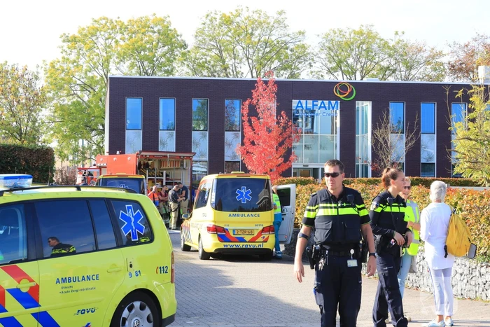 Meerdere werknemers onwel; kantoorpand ontruimd