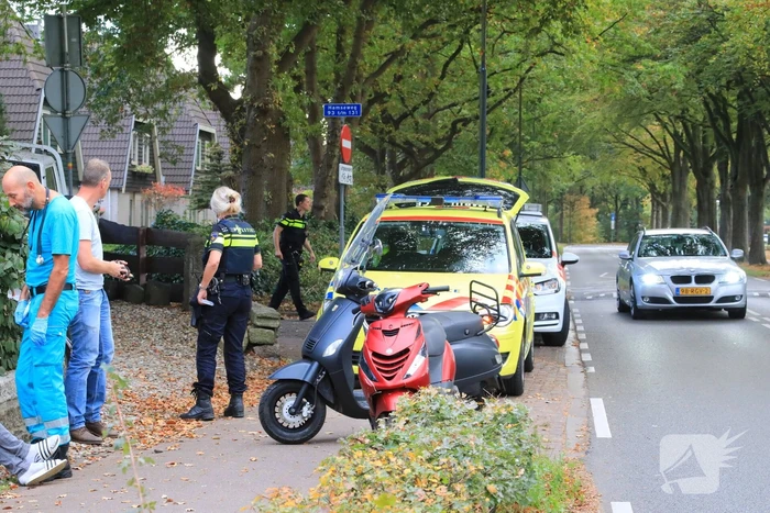 Scooterrijder breekt pols bij aanrijding