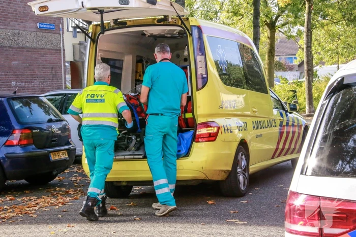 Twee scooterrijders botsten, een gewone