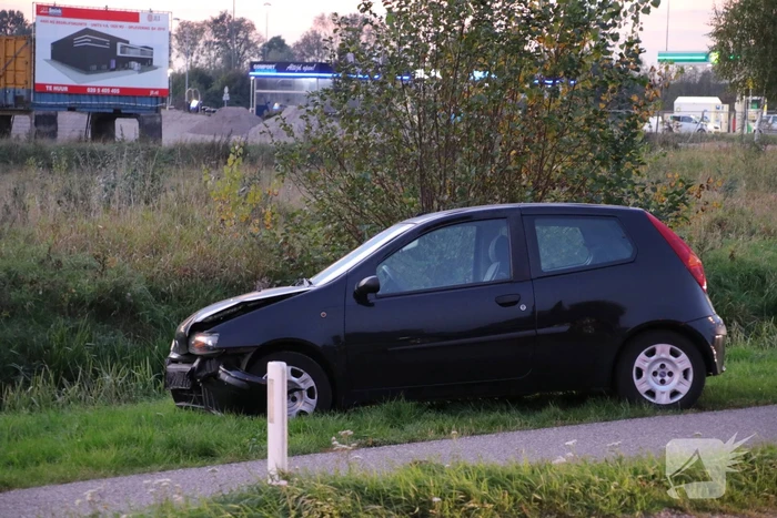 Auto rijdt door rood met aanrijding tot gevolg