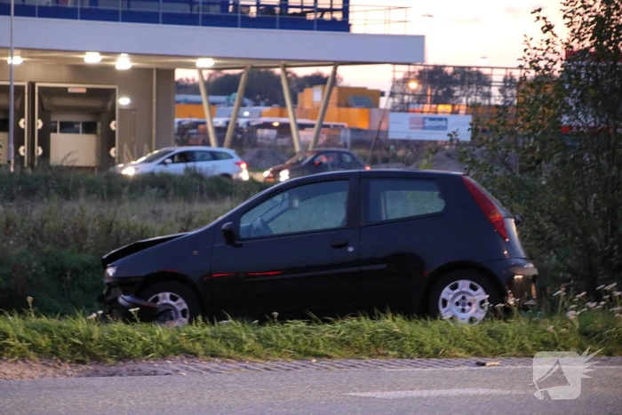 Auto rijdt door rood met aanrijding tot gevolg