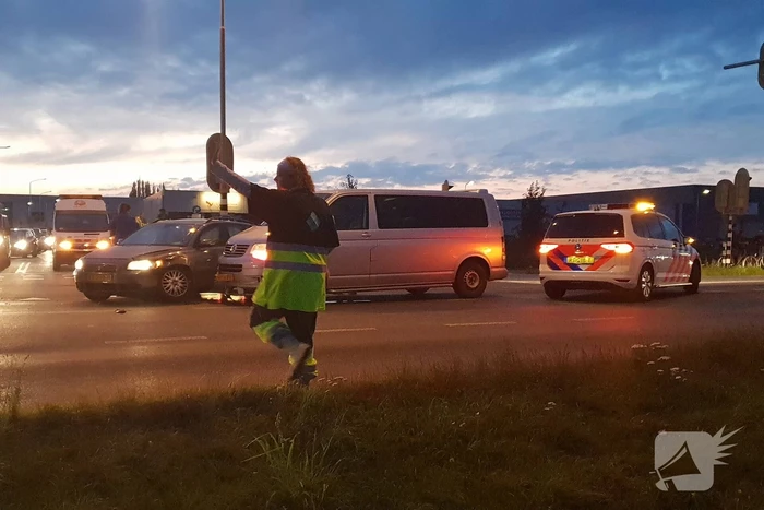Auto rijdt door rood met aanrijding tot gevolg