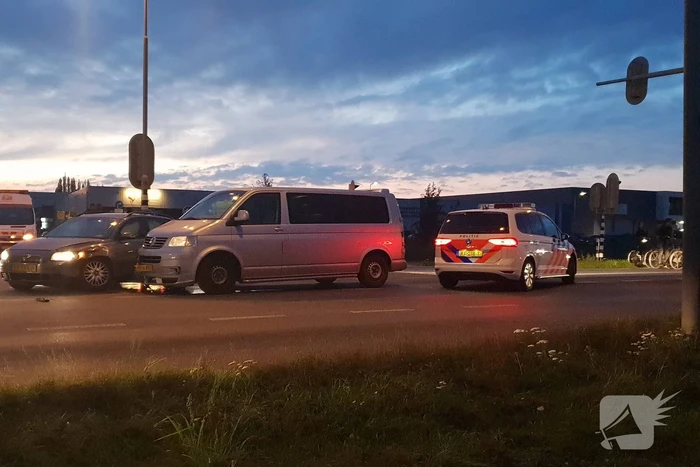 Auto rijdt door rood met aanrijding tot gevolg