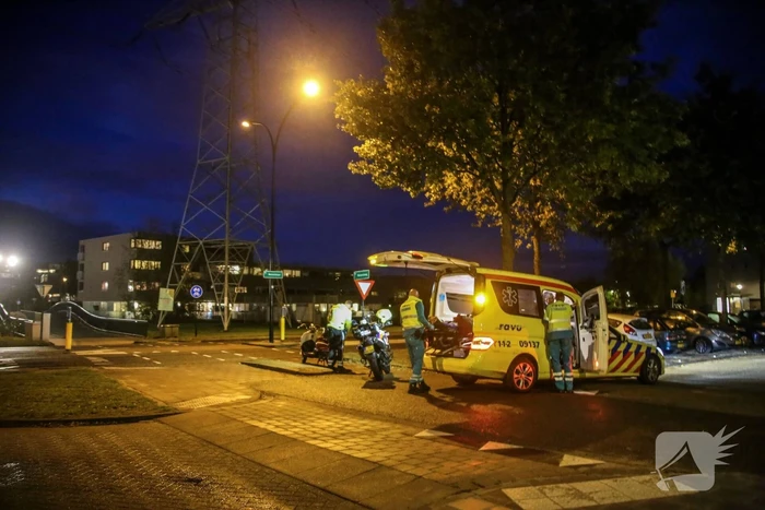 Brommerrijder gewond na uitglijder op nat wegdek