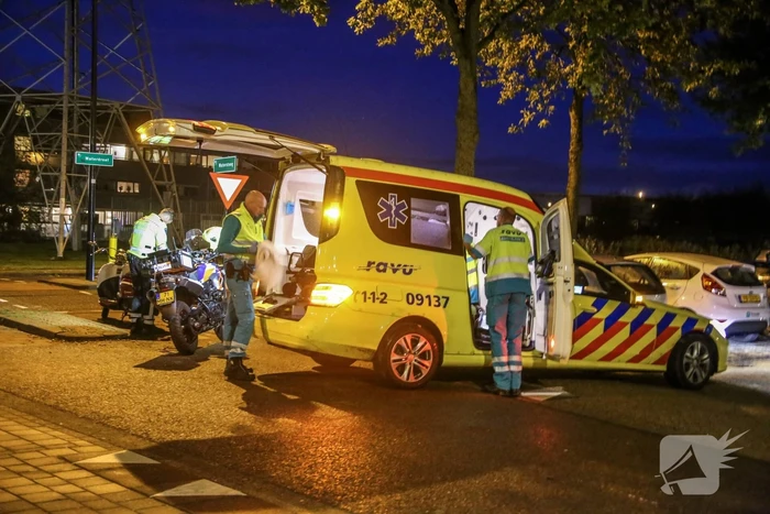 Brommerrijder gewond na uitglijder op nat wegdek