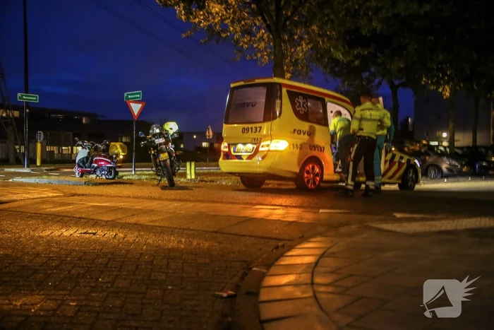 Brommerrijder gewond na uitglijder op nat wegdek