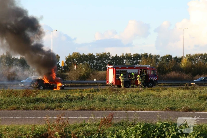 Voertuig verwoest door brand