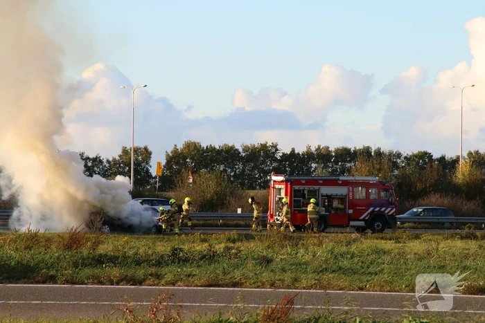 Voertuig verwoest door brand