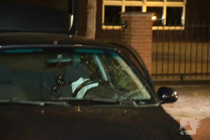 Twee auto's botsen, geen gewonden
